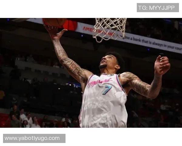 哈克斯替补出战15分钟高效表现6投5中并罚球全中狂砍20分